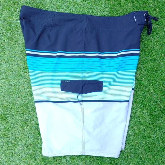 Excellent Used Condition Men's O'NEILL Striped Board Shorts Size 38 - Picture 4 of 10